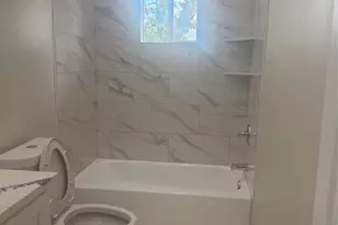 8215 La Porte Rd, Houston, TX 77012 - Photo 11