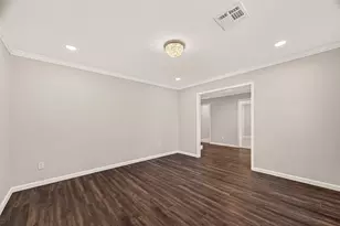 418 N Wilcrest Dr, Houston, TX 77079 - Photo 11