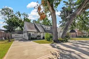 418 N Wilcrest Dr, Houston, TX 77079 - Photo 39