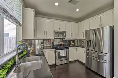 23 Wintergrass Place, The Woodlands, TX 77382 - Photo 19