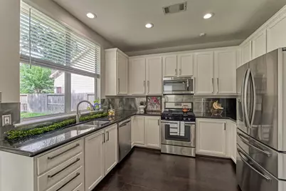 23 Wintergrass Place, The Woodlands, TX 77382 - Photo 17