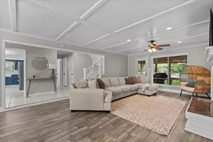 209 Palm Aire Dr, Friendswood, TX 77546 - Photo 5
