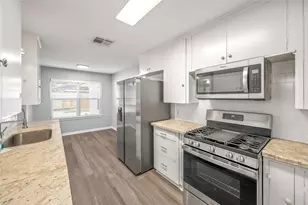 8527 Greenbush St, Houston, TX 77025 - Photo 11