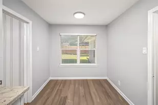 8527 Greenbush St, Houston, TX 77025 - Photo 13