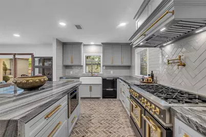 801 N 3rd Street Street, Bellaire, TX 77401 - Photo 9
