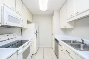 10051 Westpark Dr, Houston, TX 77042 - Photo 11