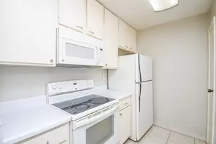 10051 Westpark Dr, Houston, TX 77042 - Photo 13