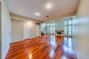 1018 Memorial Village Dr, Houston, TX 77024 - Photo 9