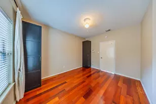 1018 Memorial Village Dr, Houston, TX 77024 - Photo 13