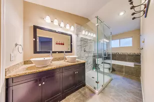 1018 Memorial Village Dr, Houston, TX 77024 - Photo 17