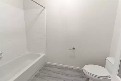 11002 Hammerly Boulevard #105, Houston, TX 77043 - Photo 9