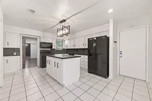 12131 Ella Lee Ln, Houston, TX 77077 - Photo 11