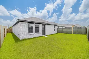1531 Gentle Wind Ct, Angleton, TX 77515 - Photo 15