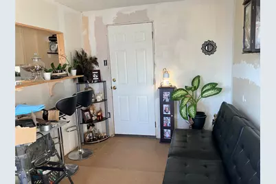 106 Avalon, Palacios, TX 77465 - Photo 5