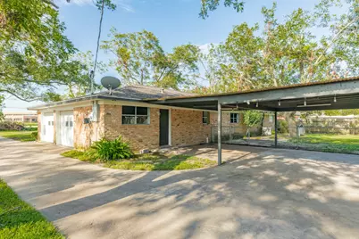 908 W Mulberry Street, Angleton, TX 77515 - Photo 21