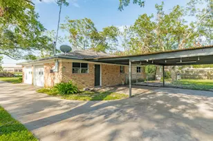 908 W Mulberry St, Angleton, TX 77515 - Photo 21