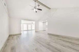 2005 Cheryl Dr, Pearland, TX 77581 - Photo 5