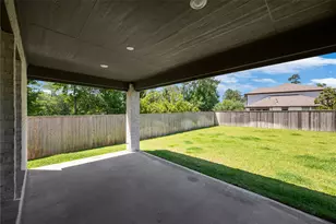103 E Christine Manor Dr, Montgomery, TX 77316 - Photo 37