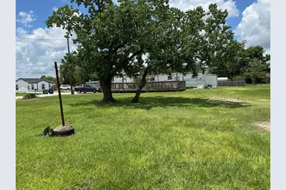 326 N Erskine Street, Angleton, TX 77515 - Photo 5