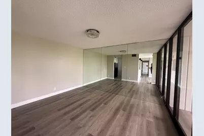 5001 Woodway Drive #705, Houston, TX 77056 - Photo 3