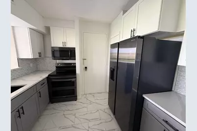 5001 Woodway Drive #705, Houston, TX 77056 - Photo 7