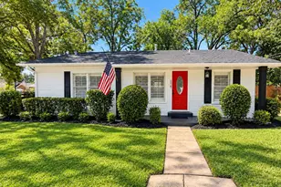 506 S Oak St, Tomball, TX 77375 - Photo 1