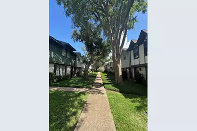 10010 Knoboak Drive #32, Houston, TX 77080 - Photo 17