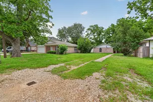418 Texas St, Tomball, TX 77375 - Photo 1
