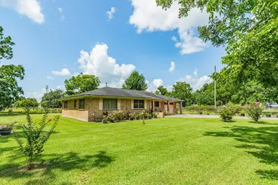 409 Red Oak Street, Brazoria, TX 77422 - Photo 1