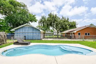 204 S Bay Blvd, Palacios, TX 77465 - Photo 7