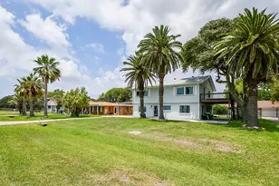 204 S Bay Blvd, Palacios, TX 77465 - Photo 5