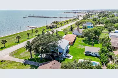 204 S Bay Boulevard, Palacios, TX 77465 - Photo 11
