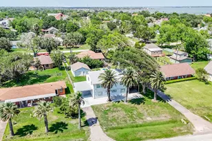 204 S Bay Blvd, Palacios, TX 77465 - Photo 13