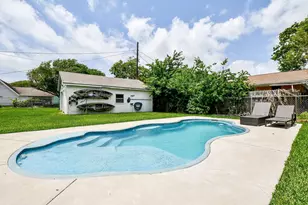 204 S Bay Blvd, Palacios, TX 77465 - Photo 17