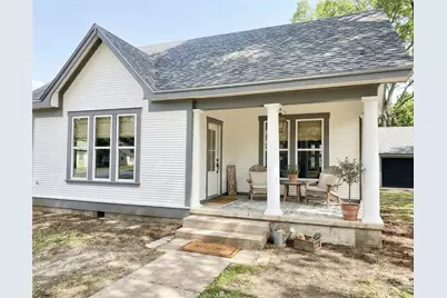 502 Upton Avenue, Schulenburg, TX 78956 - Photo 1