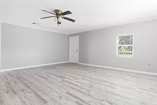 7839 S Gulfway Dr, Port Arthur, TX 77655 - Photo 13