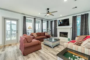 13027 Jolly Roger Dr, Freeport, TX 77541 - Photo 9