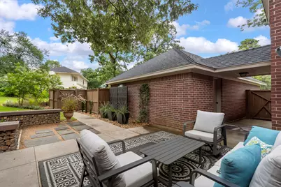 1 Fairmont Court, Conroe, TX 77304 - Photo 7