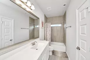 4007 Centre Meadow Way, Houston, TX 77043 - Photo 17
