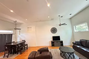 2010 Blodgett St, Houston, TX 77004 - Photo 3
