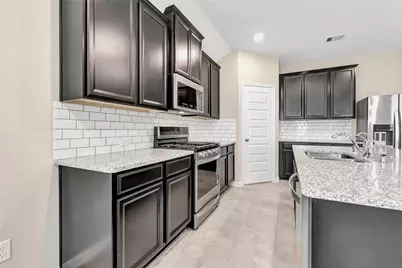 2702 Chancellor, Rosenberg, TX 77471 - Photo 3