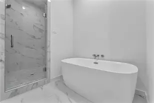209 Edgewood St, Houston, TX 77011 - Photo 11