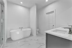 209 Edgewood St, Houston, TX 77011 - Photo 13