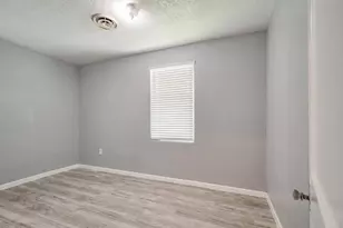 3201 Iowa St, Baytown, TX 77520 - Photo 25