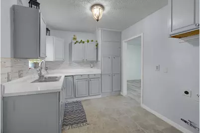 418 Azalea Street, Lake Jackson, TX 77566 - Photo 13