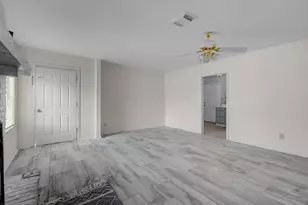 418 Azalea St, Lake Jackson, TX 77566 - Photo 7