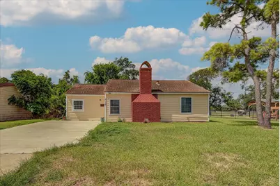 418 Azalea Street, Lake Jackson, TX 77566 - Photo 3