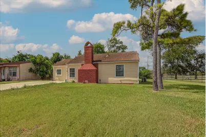 418 Azalea Street, Lake Jackson, TX 77566 - Photo 1