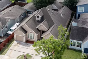 7106 Japonica St, Houston, TX 77087 - Photo 9