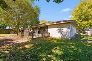 4014 Pin Oak Dr, Mont Belvieu, TX 77523 - Photo 25